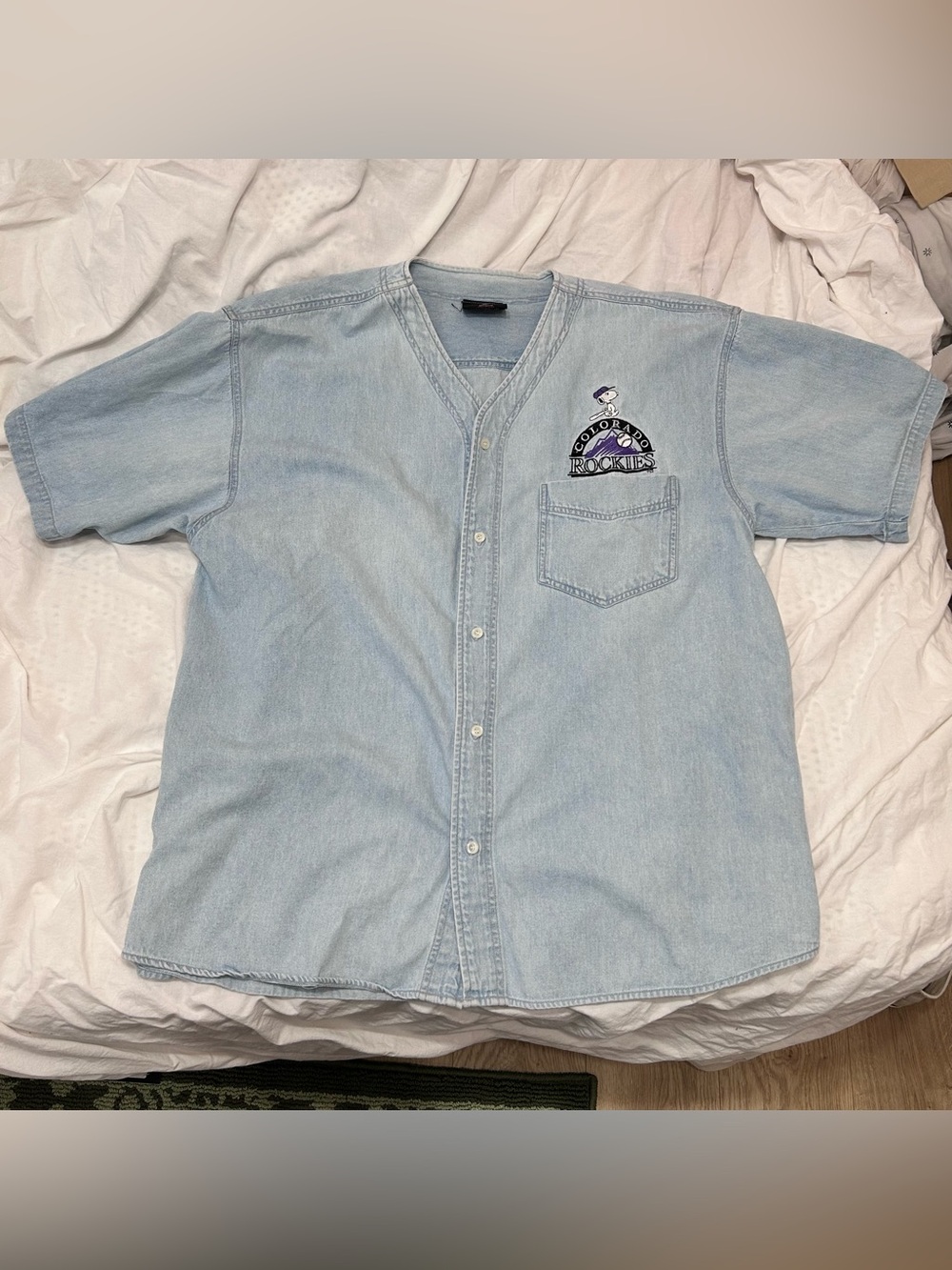 Vintage garment graphics activewear snoopy Colorado Rockies button down size XL